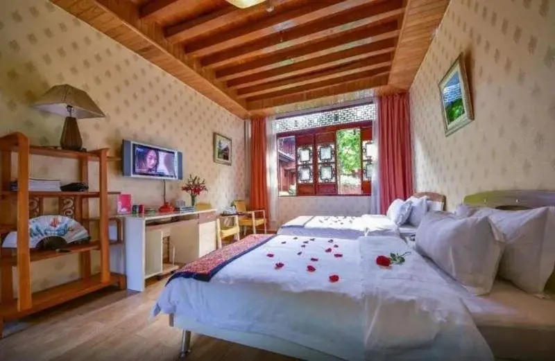 Дали: Dali Palace Hotel