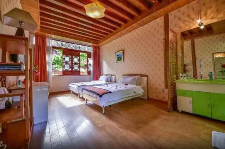 Дали: Dali Palace Hotel