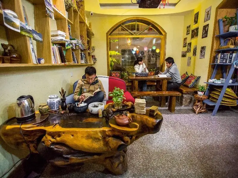 Чжанцзяцзе: Zhangjiajie April Day Hostel