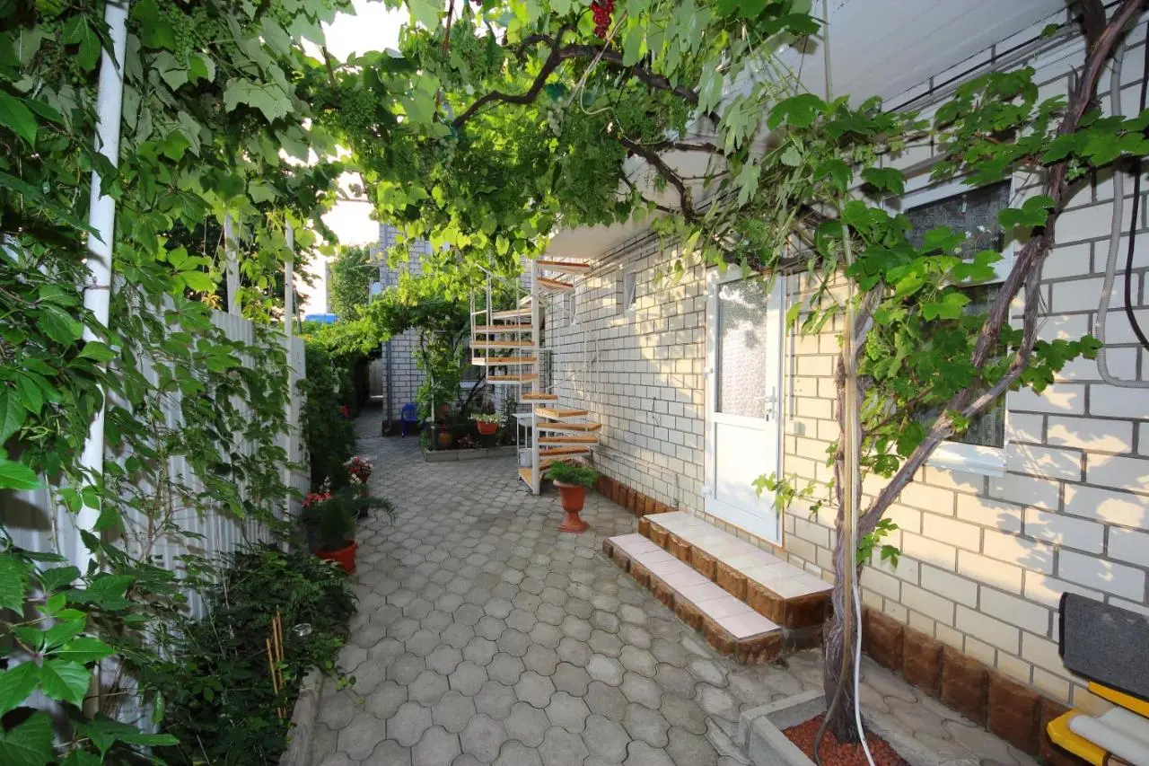 Витязево: Cottage Turgeneva 98 B