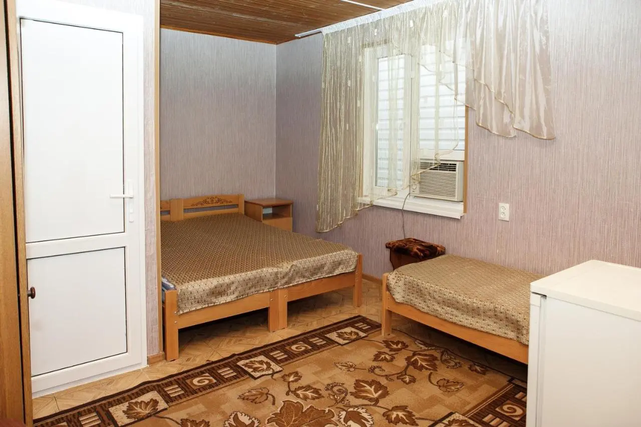 Витязево: Cottage Turgeneva 98 B