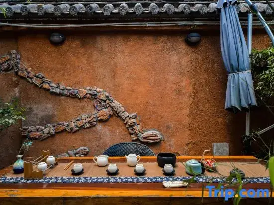 Дали: Phoenix Private Courtyard Hostel