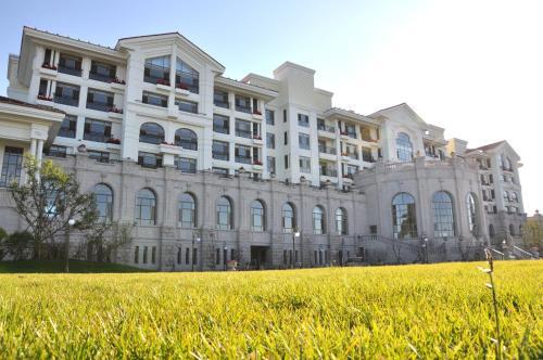 Улан-Хото: Xing'anmeng Biguiyuan Phoenix Hotel