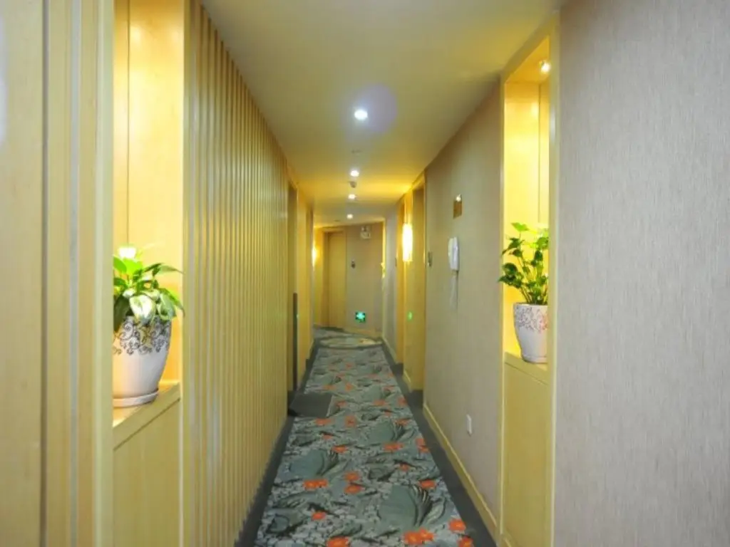Куньмин: Kunming Spring City Garden Tianhong Hotel