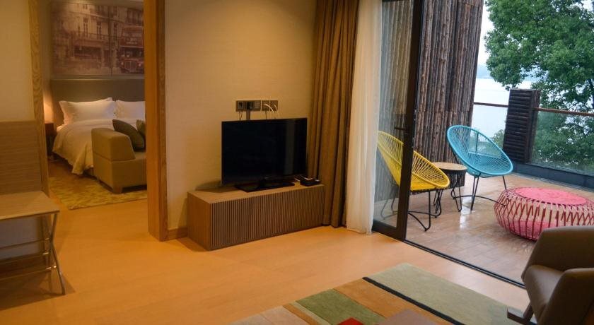 Warm Island Resort — фото 1