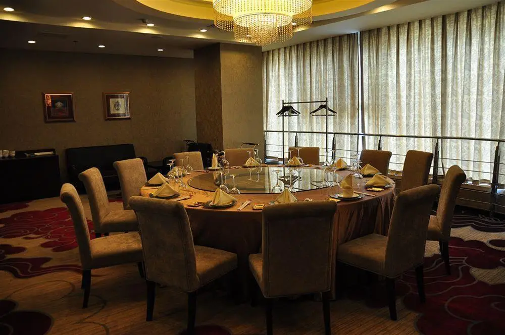 Циндао: Haitian Sports Center Hotel
