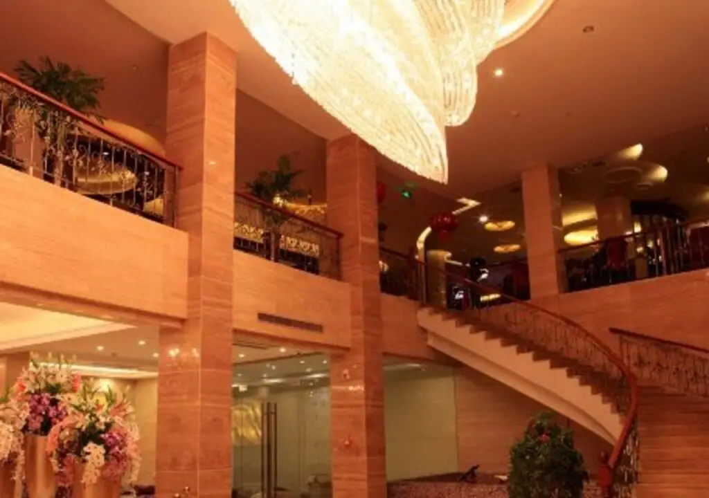 Иу: Atlanta Regal Hotel
