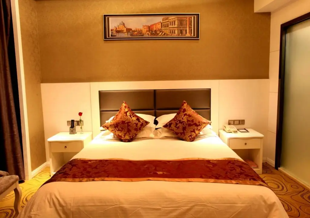 Иу: Atlanta Regal Hotel