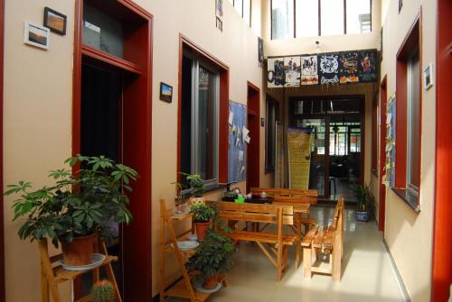 Цзюцюань: Dunhuang Brother Ge Inn
