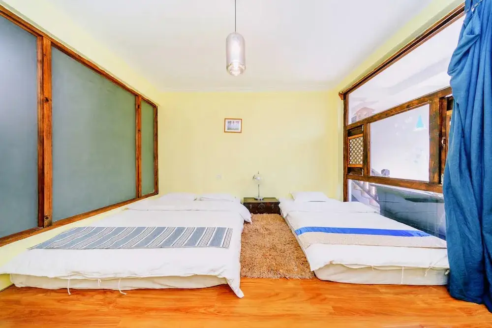 Дали: Summer Flowers Inn
