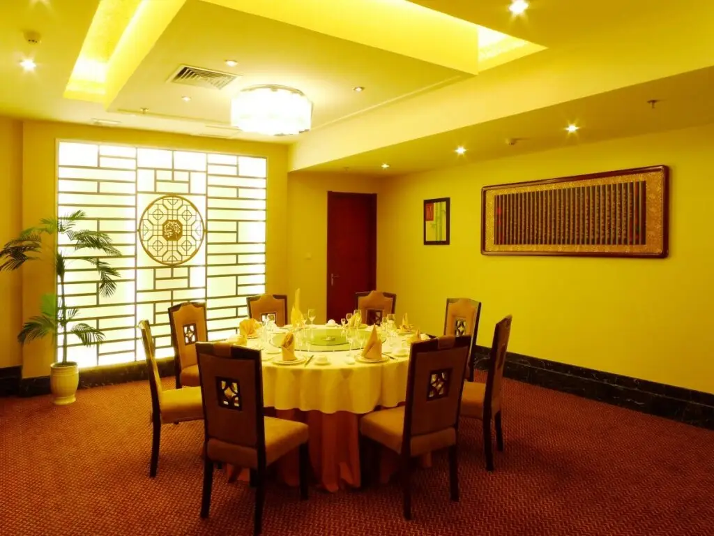 Вэйхай: Oriental Freedom Business Center