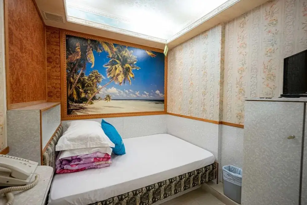 Коулун: Chung King Hotel (Managed by Koalabeds Group)