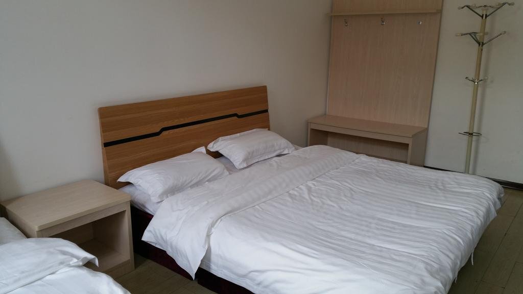 Далянь: Dalian Golden Beach Swan Lake Hotel
