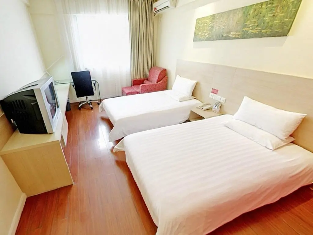Шанхай: Hanting Express Shanghai Hongqiao Jinhui Road