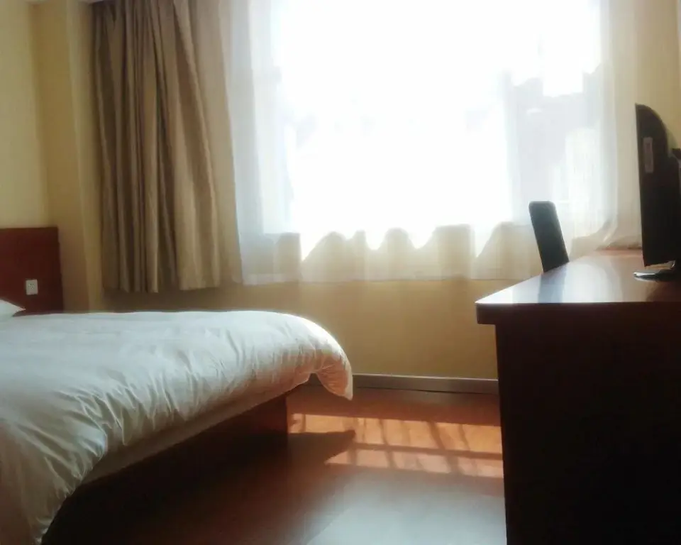 Наньтун: Hanting Hotel Nantong Qingnian East Road