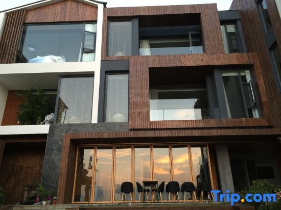 Дали: Ruiting Liuju Country House
