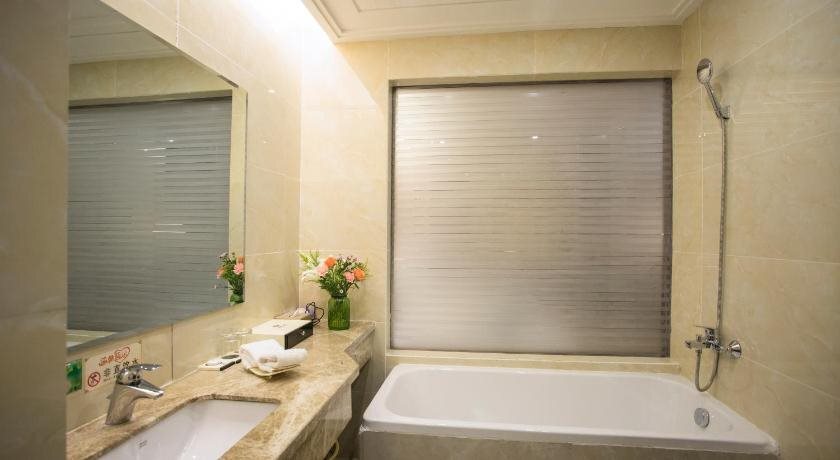 Цзюцюань: Dunhuang Hua Xia International Hotel