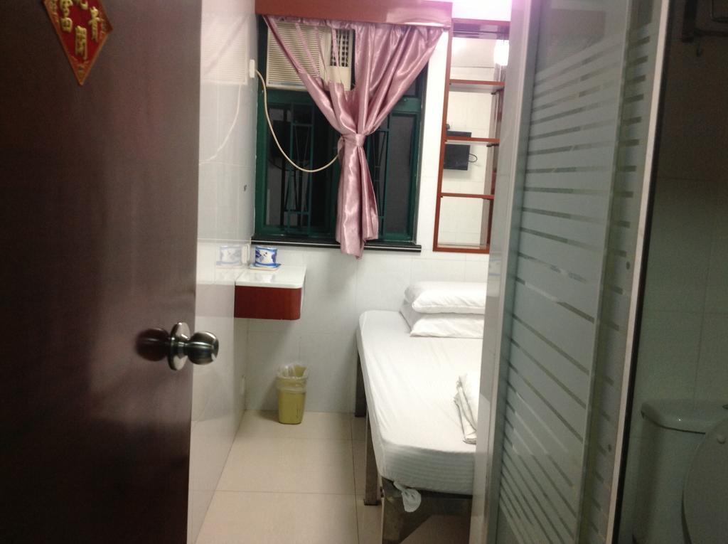 Гонконг: United co-operate Guest house