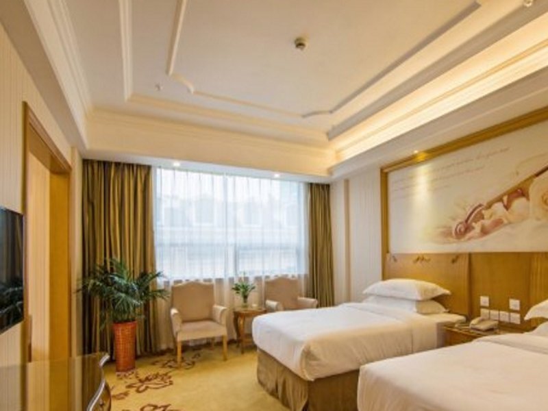 Наньпин: Vienna International Hotel Wuyishan Mountain Wuyi