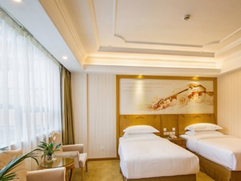 Наньпин: Vienna International Hotel Wuyishan Mountain Wuyi