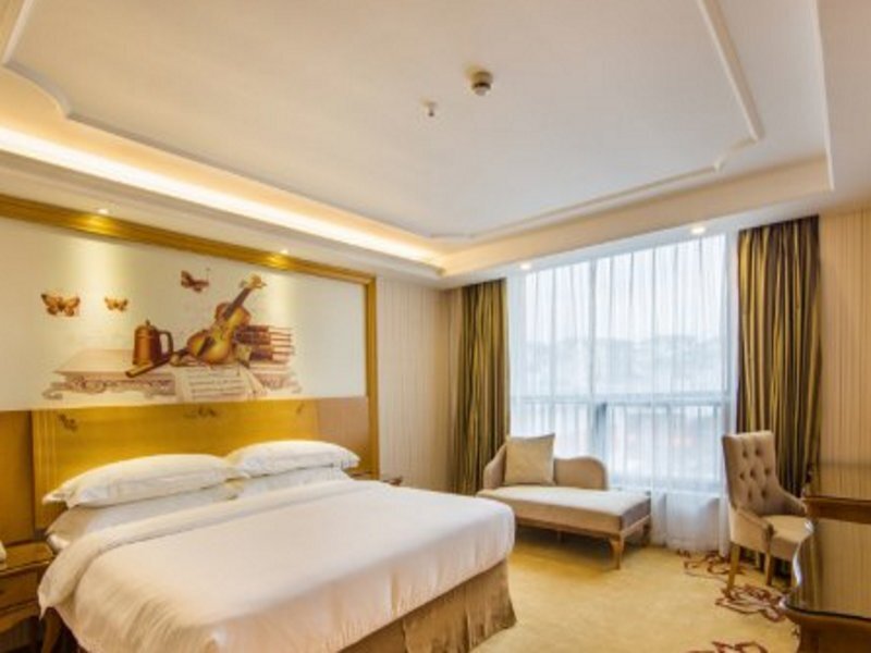 Наньпин: Vienna International Hotel Wuyishan Mountain Wuyi