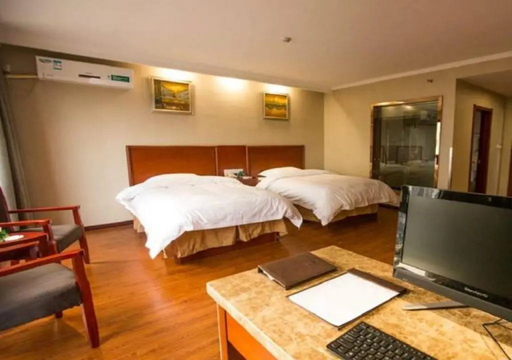Чичжоу: GreenTree Inn ChiZhou QinGYAng Miaoqian Road Rongxing Building Business Hotel
