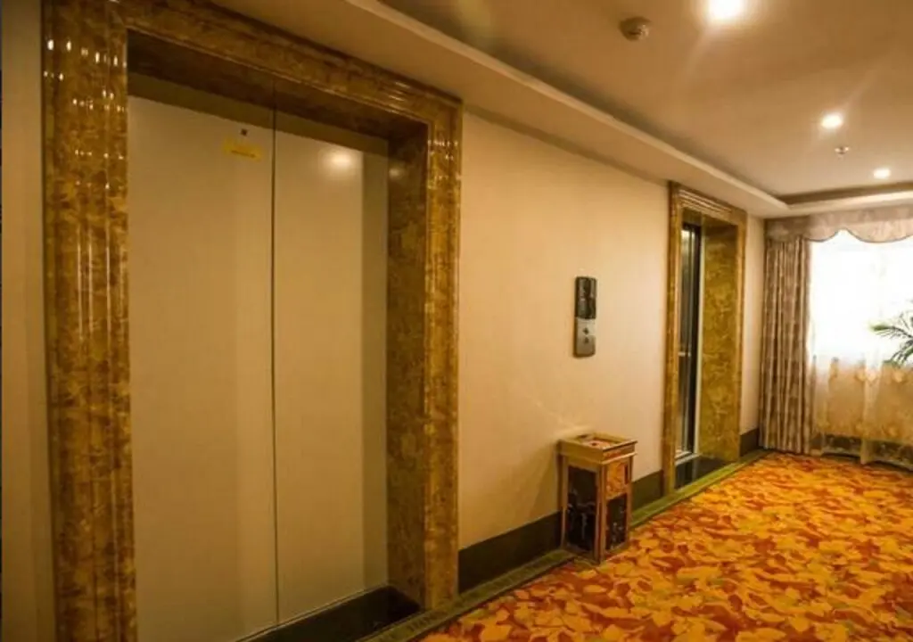 Чичжоу: GreenTree Inn ChiZhou QinGYAng Miaoqian Road Rongxing Building Business Hotel