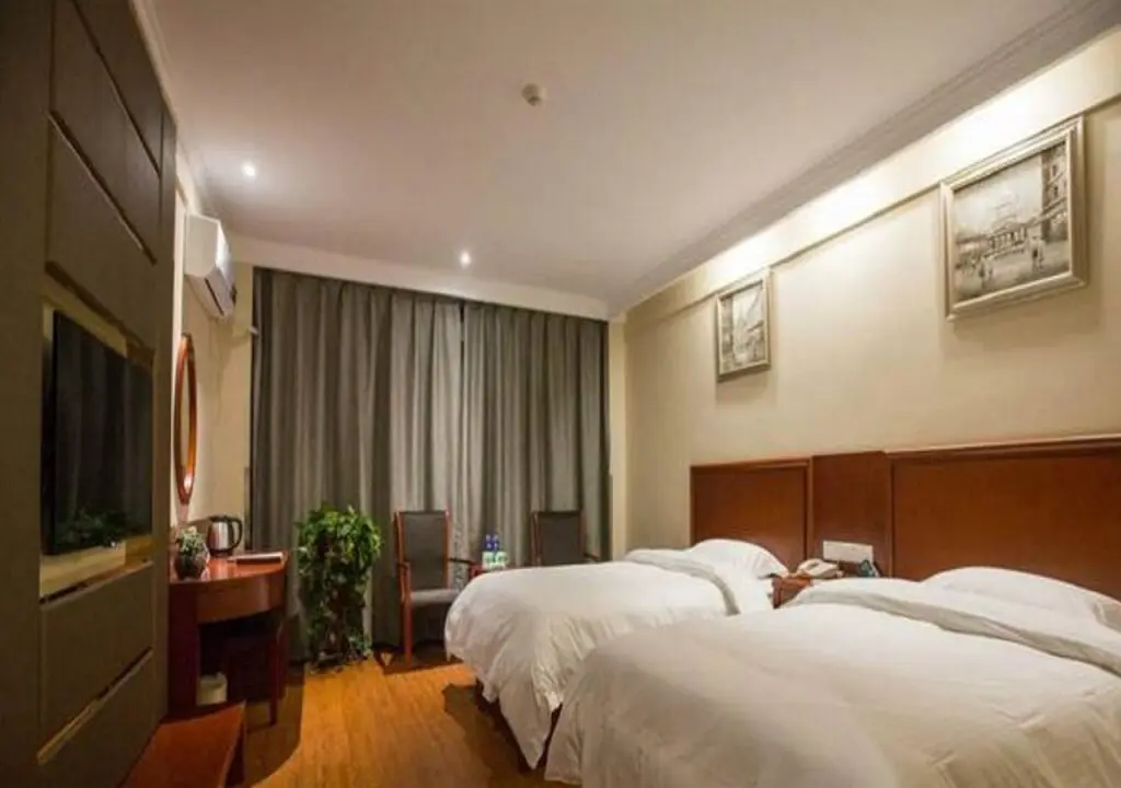 Чичжоу: GreenTree Inn ChiZhou QinGYAng Miaoqian Road Rongxing Building Business Hotel