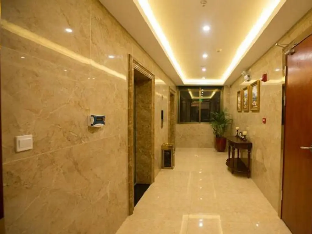Чичжоу: GreenTree Inn ChiZhou QinGYAng Miaoqian Road Rongxing Building Business Hotel