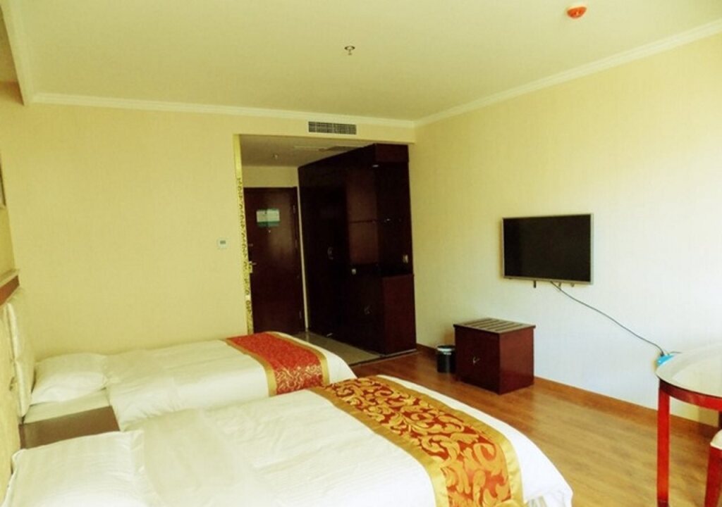 Чэндэ: GreenTree Inn Chengde Luanping Luanyang Road Xiangyuan Road Express Hotel