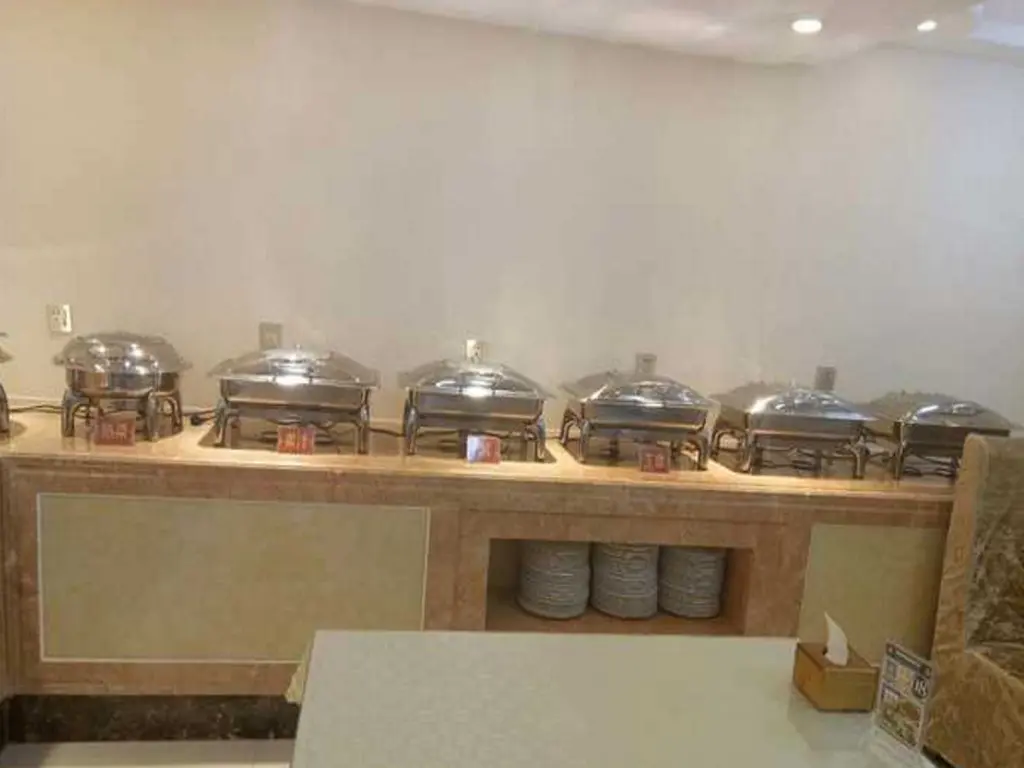 Чэндэ: GreenTree Inn Chengde Luanping Luanyang Road Xiangyuan Road Express Hotel