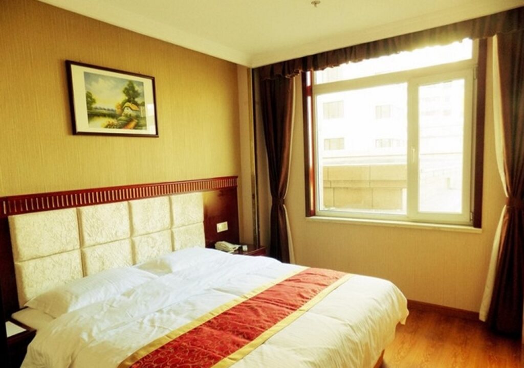 Чэндэ: GreenTree Inn Chengde Luanping Luanyang Road Xiangyuan Road Express Hotel