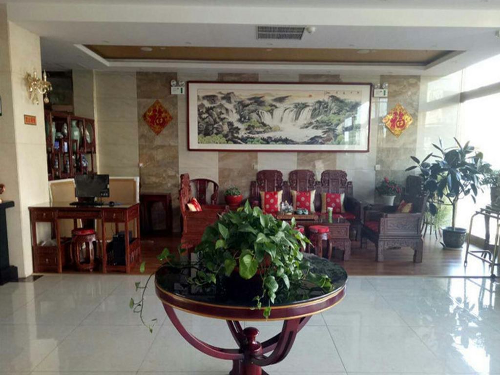 Чэндэ: GreenTree Inn Chengde Luanping Luanyang Road Xiangyuan Road Express Hotel