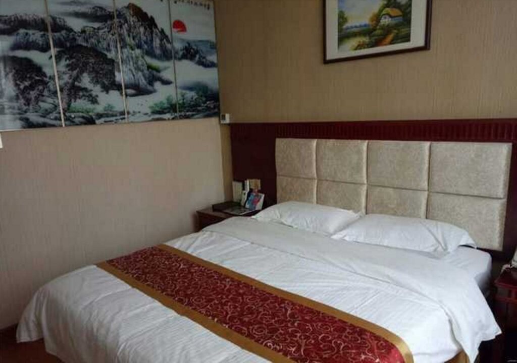 Чэндэ: GreenTree Inn Chengde Luanping Luanyang Road Xiangyuan Road Express Hotel