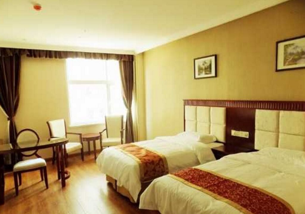 Чэндэ: GreenTree Inn Chengde Luanping Luanyang Road Xiangyuan Road Express Hotel