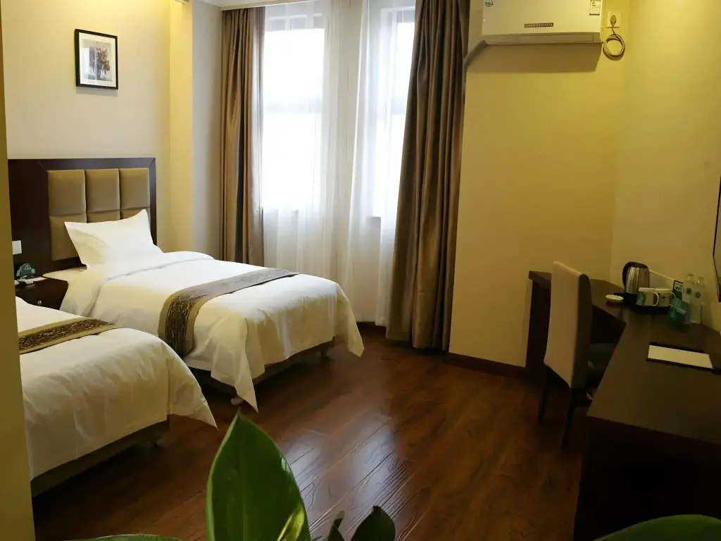 Бэйшоу: GreenTree Inn LiaoYuan Longshan District Train station Longjihuadian Hotel_