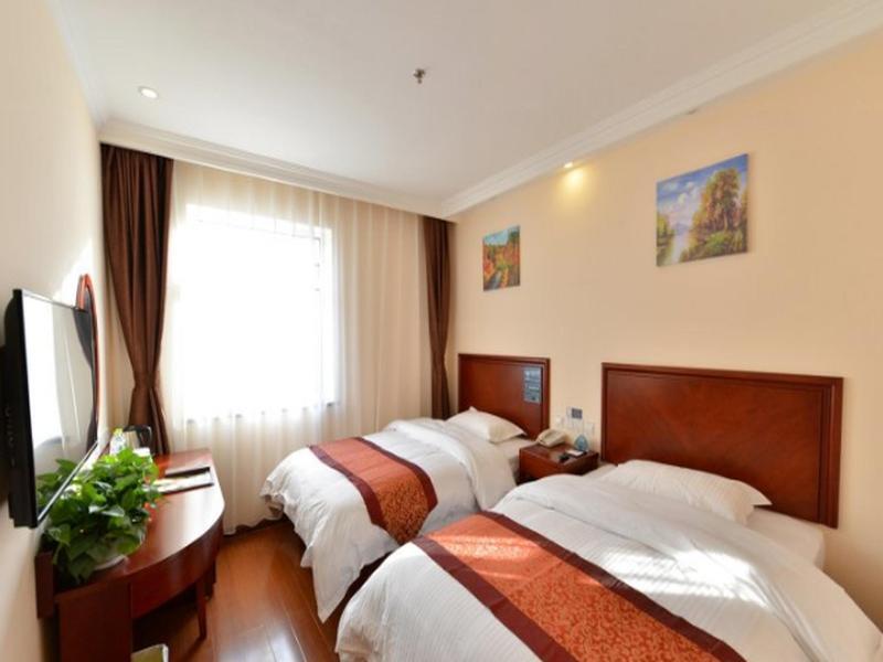 Пекин: GreenTree Inn Bajiao (E) Street Express Hotel