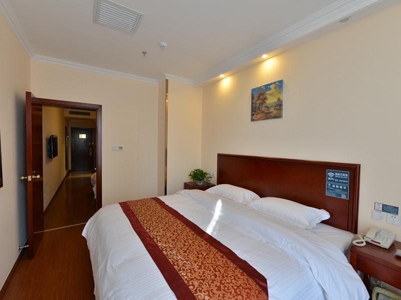 GreenTree Inn Bajiao (E) Street Express Hotel — фото 1