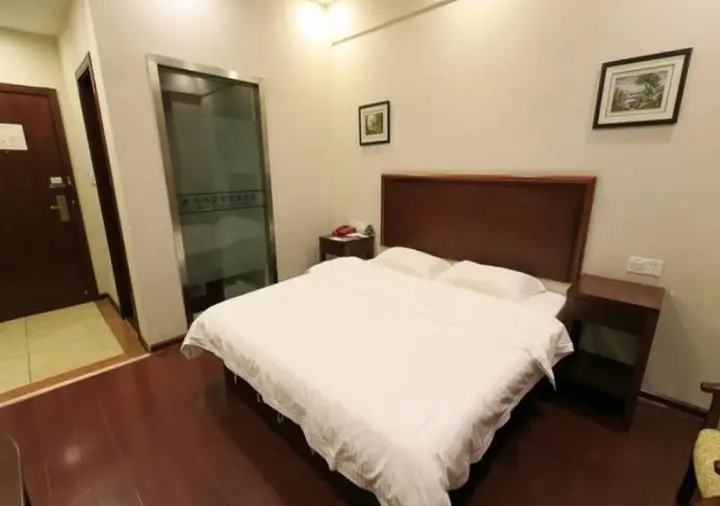 Лючжоу: GreenTree Inn Guangxi Liuzhou Railway Station Hongguang Road Express Hotel