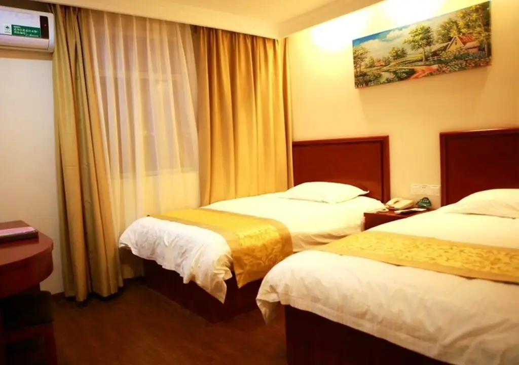 Шанхай: GreenTree Inn Shanghai Hongqiao Hub Cao An Road Huajiang Branch Road Express Hotel