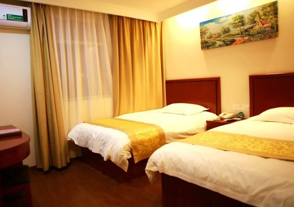 Шанхай: GreenTree Inn Shanghai Hongqiao Hub Cao An Road Huajiang Branch Road Express Hotel