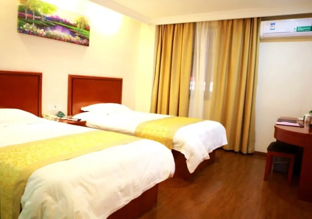 Шанхай: GreenTree Inn Shanghai Hongqiao Hub Cao An Road Huajiang Branch Road Express Hotel