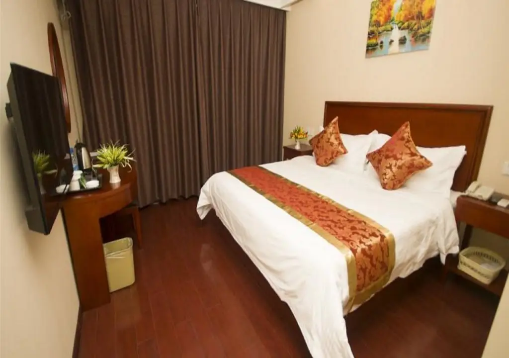 Тайчжоу: Green Tree Inn Taizhou Xinghua Wanda Plaza
