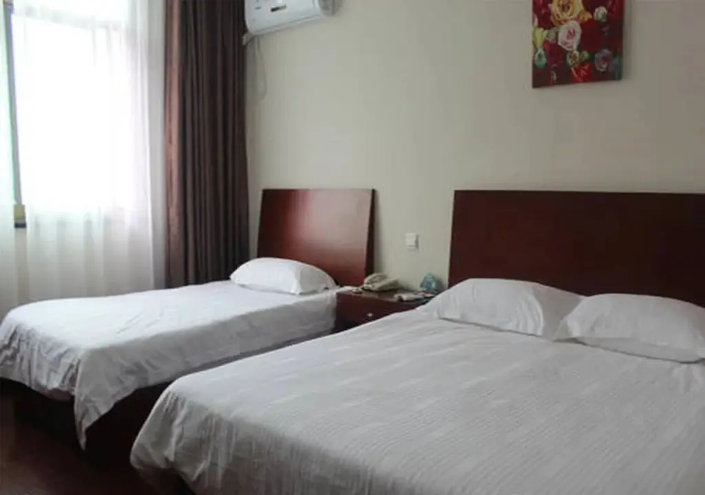 Шаоксинг: GreenTree Inn Shaoxing Zhuji Railway Station Wangyun West Road Hotel