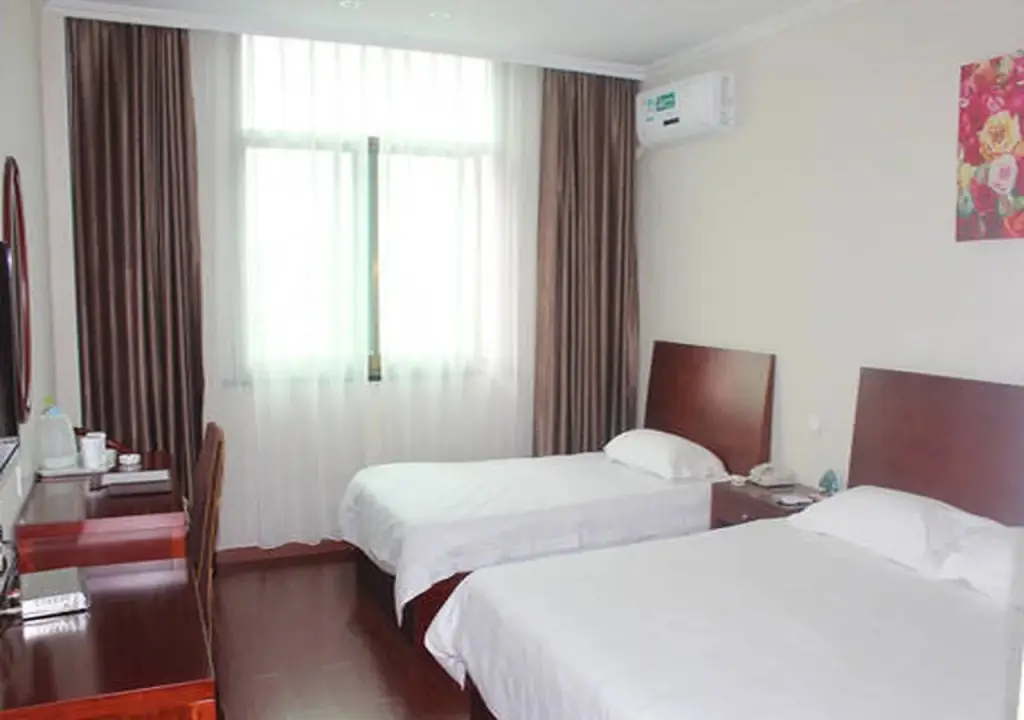 Шаоксинг: GreenTree Inn Shaoxing Zhuji Railway Station Wangyun West Road Hotel