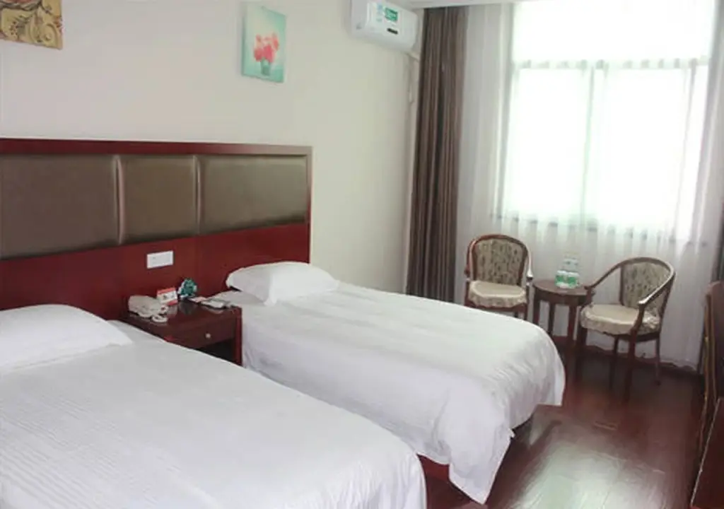 Шаоксинг: GreenTree Inn Shaoxing Zhuji Railway Station Wangyun West Road Hotel