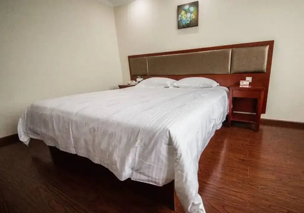 Шаоксинг: GreenTree Inn Shaoxing Zhuji Railway Station Wangyun West Road Hotel