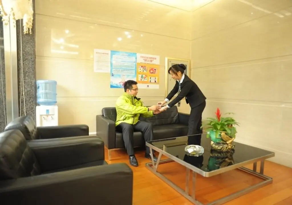 Гуанчжоу: Greentree Alliance Guangzhou Nanpu Metro Station