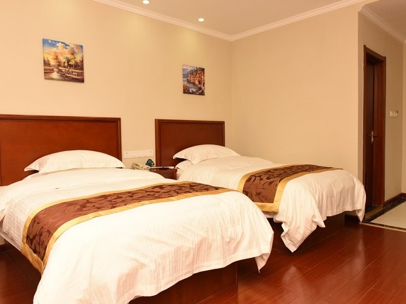 Цзинань: GreenTree Inn ShanDong Province Jinan Zhangqiu University City Express Hotel
