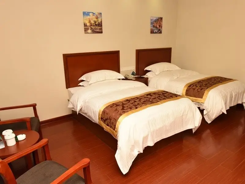 Цзинань: GreenTree Inn ShanDong Province Jinan Zhangqiu University City Express Hotel